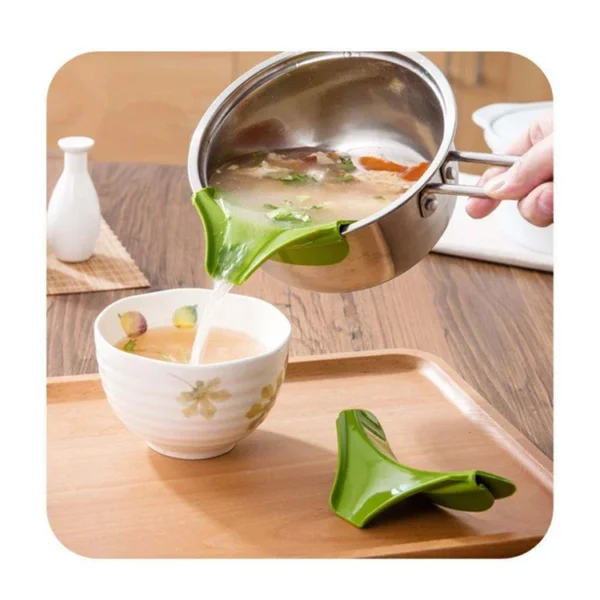 Creative Silicone Pour Soup Anti-spill and Leak Soup Deflector Tool Universal Size Kitchen Gadgets BPA Free  Food Grade