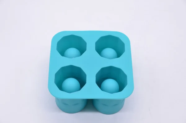 Eco-Friendly Silicone Ice Cube Tray, Non-Stick Ice Mold for Beverages - Image 6